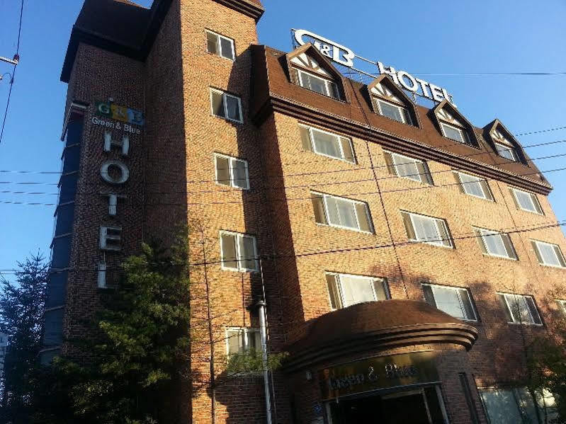 Green And Blue Hotel Pyeongchang Exterior photo