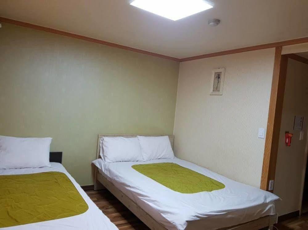 Green And Blue Hotel Pyeongchang Exterior photo